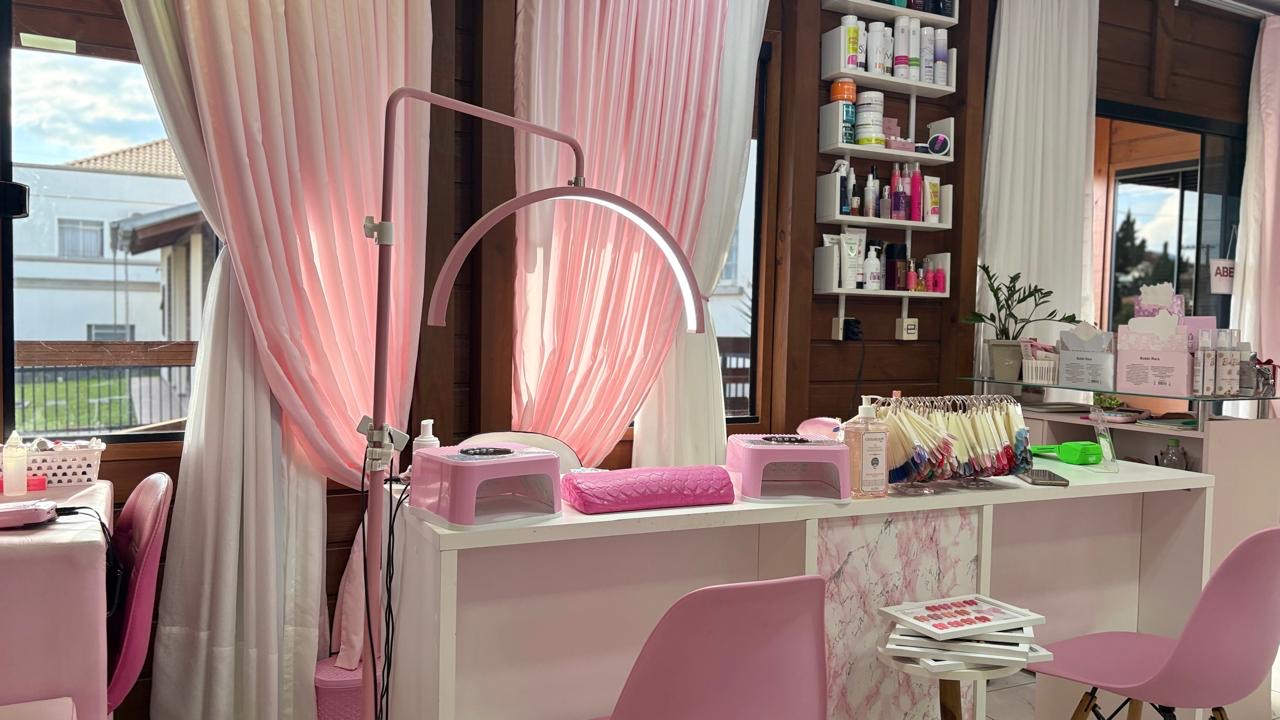 Espaço de manicure do Zay Studio